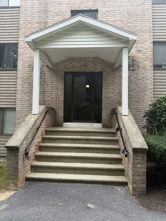 2 bed, 1 bath apartment for rent at 440 North Ave Unit 227, Zip 01830 — photo 3 of 15