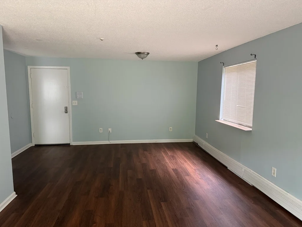 2 bed, 1 bath apartment for rent at 440 North Ave Unit 227, Zip 01830 — photo 4 of 15