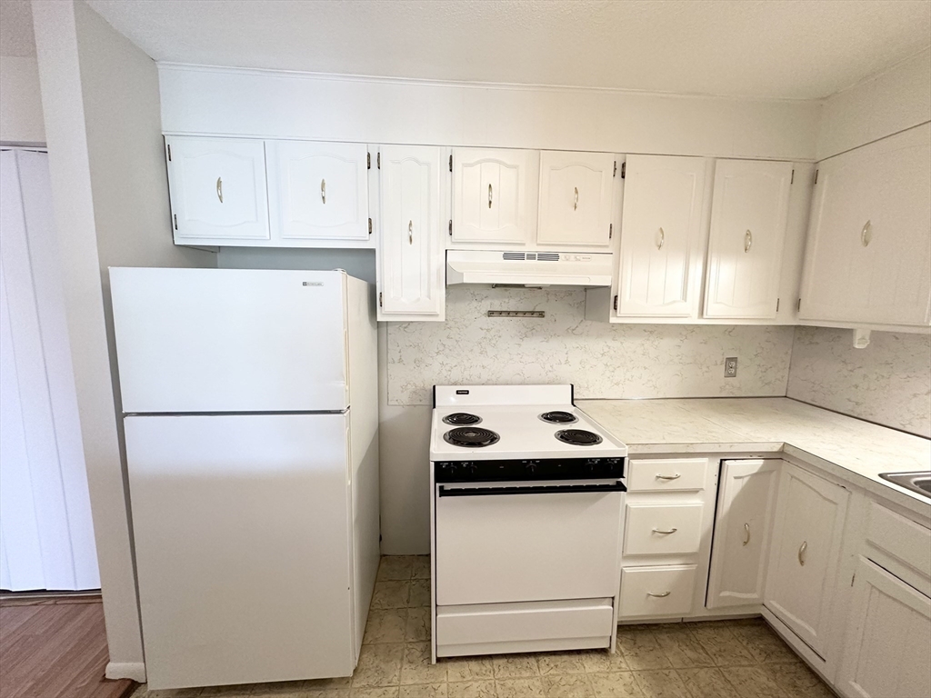 2 bed, 1 bath apartment for rent at 440 North Avenue Bdlg 4 Unit 85, Zip 01830 — photo 6 of 10