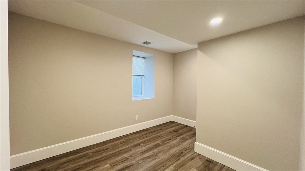 4 bed, 2 bath apartment for rent at 440 Washington St Unit 1, Wellesley — photo 14 of 16