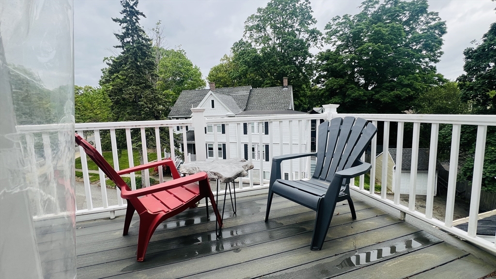 4 bed, 2 bath apartment for rent at 440 Washington St Unit 2, Wellesley — photo 4 of 11
