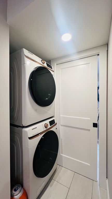 4 bed, 2 bath apartment for rent at 440 Washington St Unit 2, Wellesley — photo 8 of 11