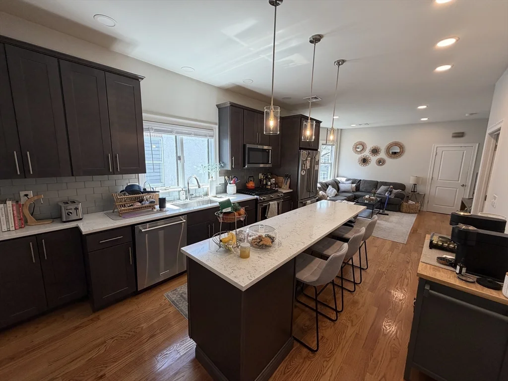 3 bed, 2 bath apartment for rent at 440 Windsor St Unit 440, Kendall Square — photo 5 of 18