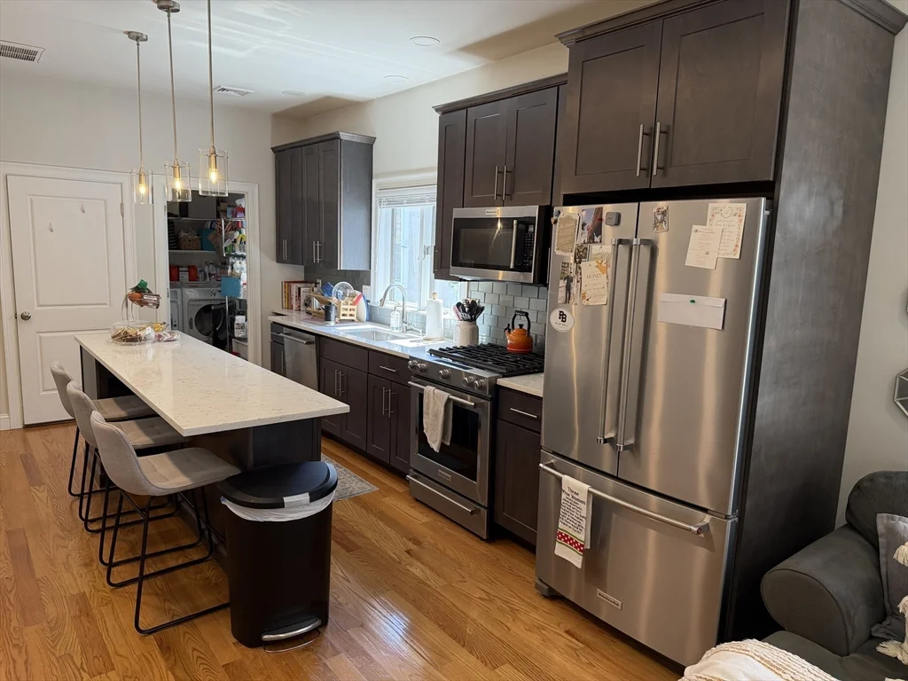 3 bed, 2 bath apartment for rent at 440 Windsor St Unit 440, Kendall Square — photo 4 of 18