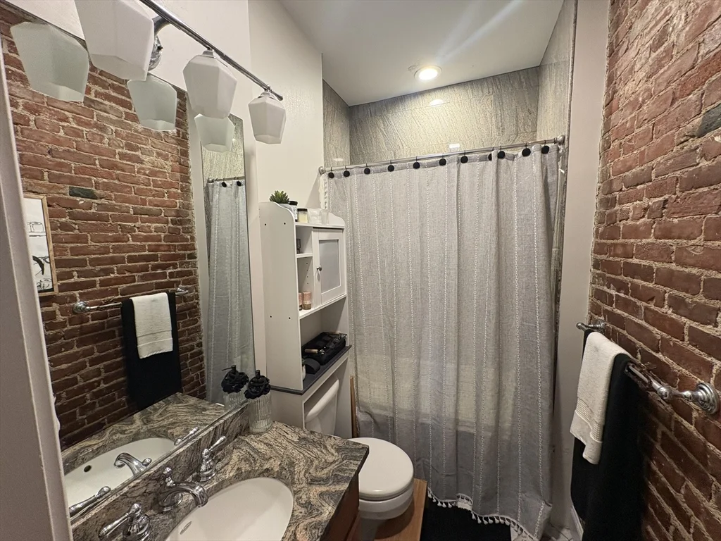 3 bed, 2 bath apartment for rent at 441 Bunker Hill St Unit 1, Charlestown — photo 5 of 13