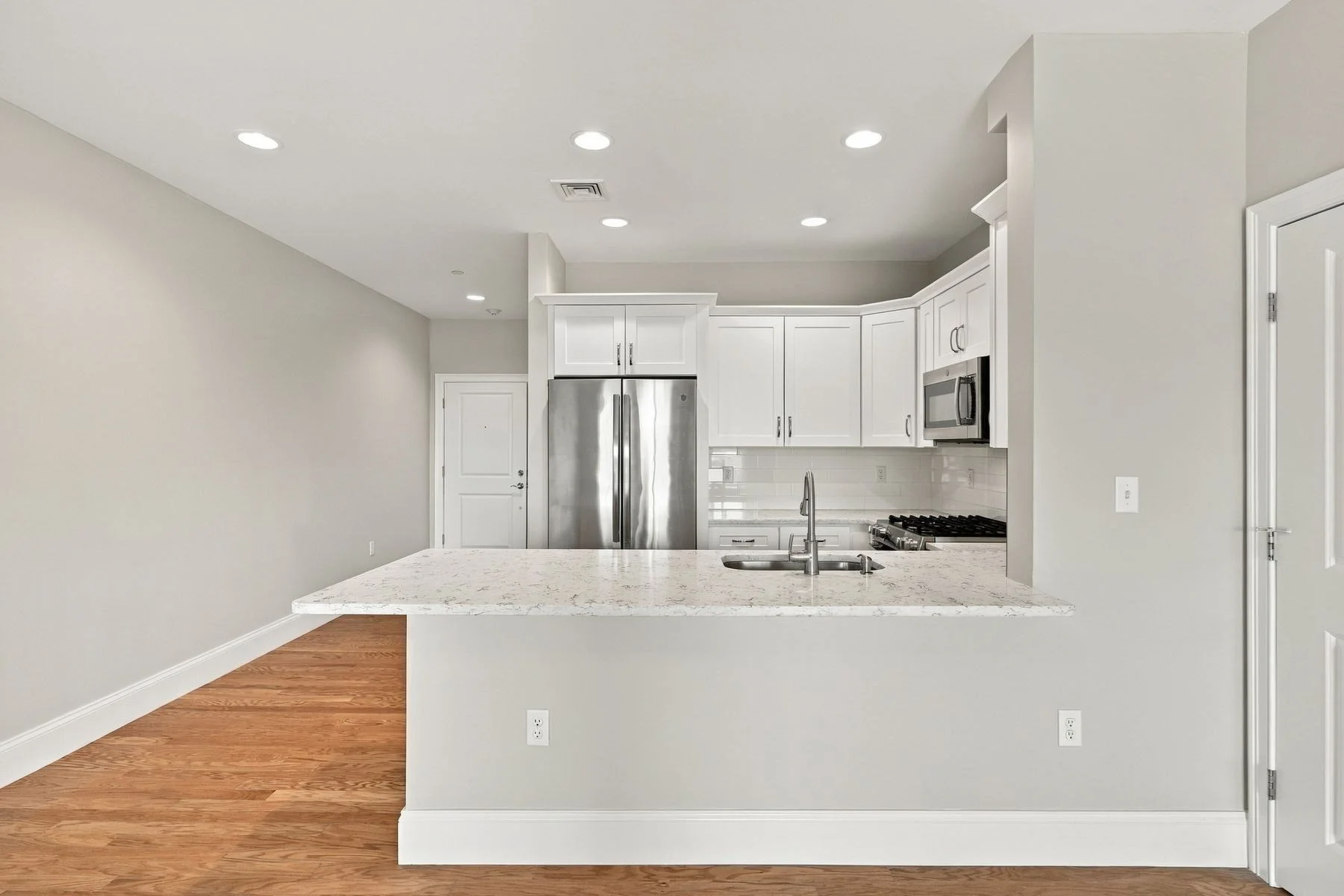 2 bed, 2 bath apartment for rent at 441 Essex St Unit 305, Swampscott — photo 6 of 41