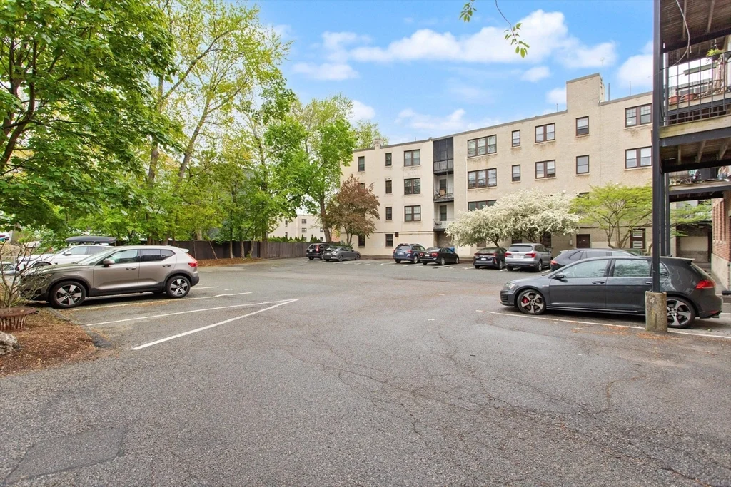 3 bed, 2 bath apartment for rent at 441 Washington St Unit 2, Brookline Village — photo 17 of 21