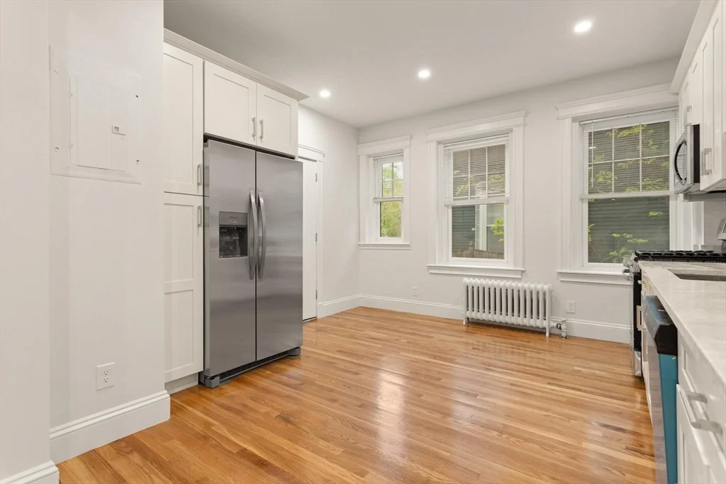 3 bed, 2 bath apartment for rent at 441 Washington St Unit 2, Brookline Village — photo 5 of 21