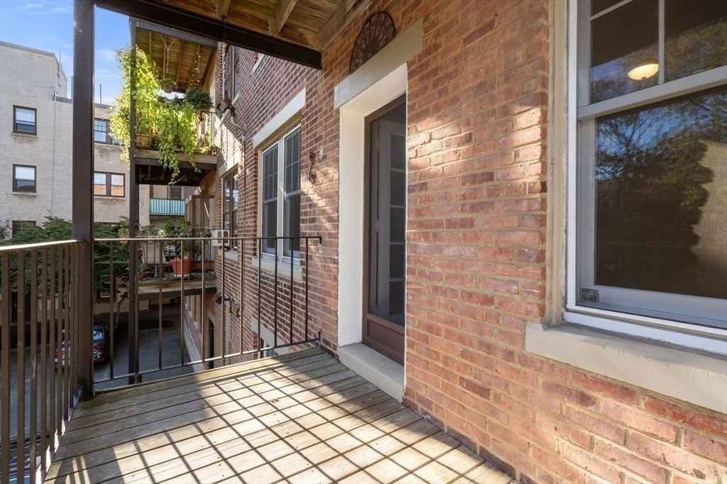 3 bed, 2 bath apartment for rent at 441 Washington St Unit 2, Brookline Village — photo 14 of 21