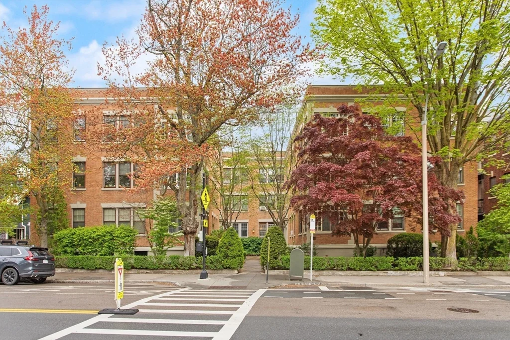 3 bed, 2 bath apartment for rent at 441 Washington St Unit 2, Brookline Village — photo 18 of 21