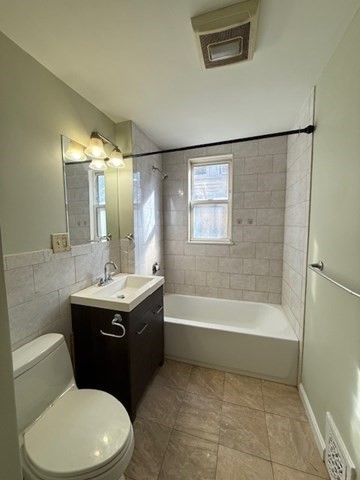3 bed, 1 bath apartment for rent at 4412 Washington Unit 2, Roslindale — photo 5 of 7