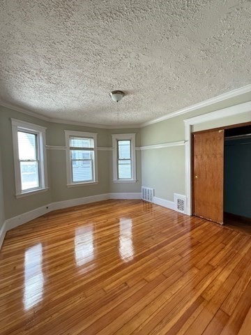 3 bed, 1 bath apartment for rent at 4412 Washington Unit 2, Roslindale — photo 3 of 7