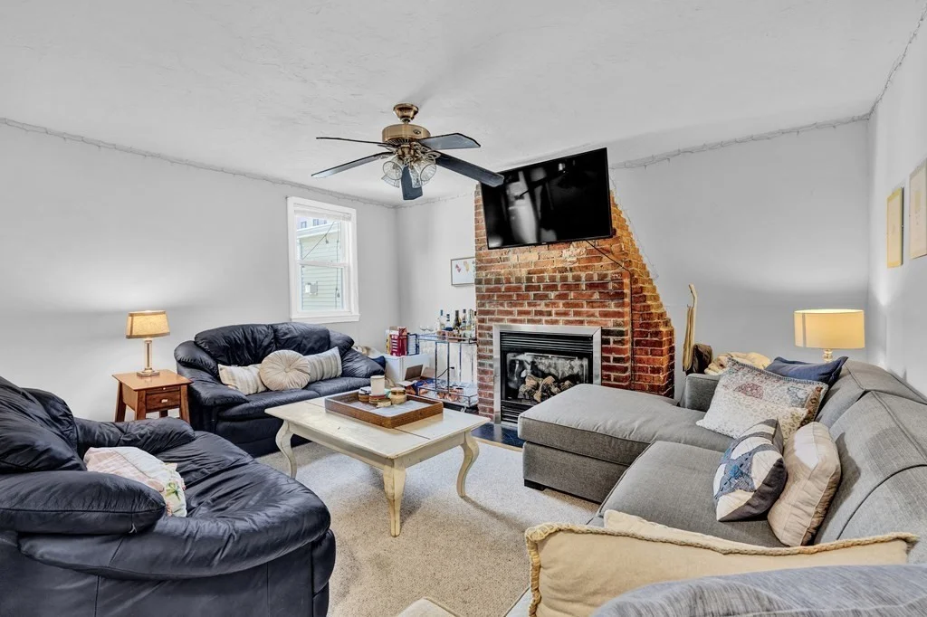 5 bed, 2 bath apartment for rent at 442 West 4th Unit 2, South Boston — photo 4 of 12