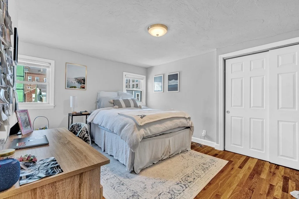 5 bed, 2 bath apartment for rent at 442 West 4th Unit 2, South Boston — photo 8 of 12
