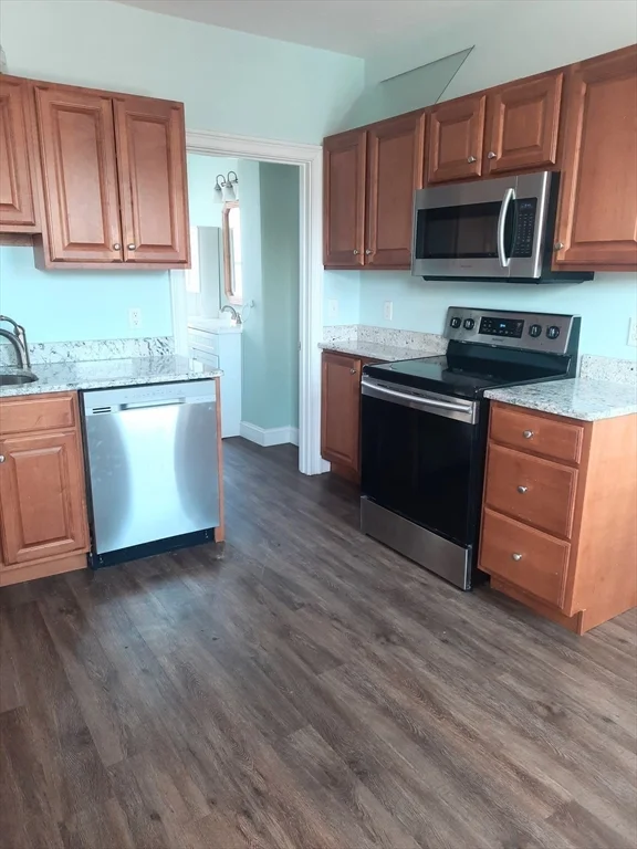 3 bed, 1 bath apartment for rent at 442 Washington St Unit 2, Whitman — photo 5 of 7