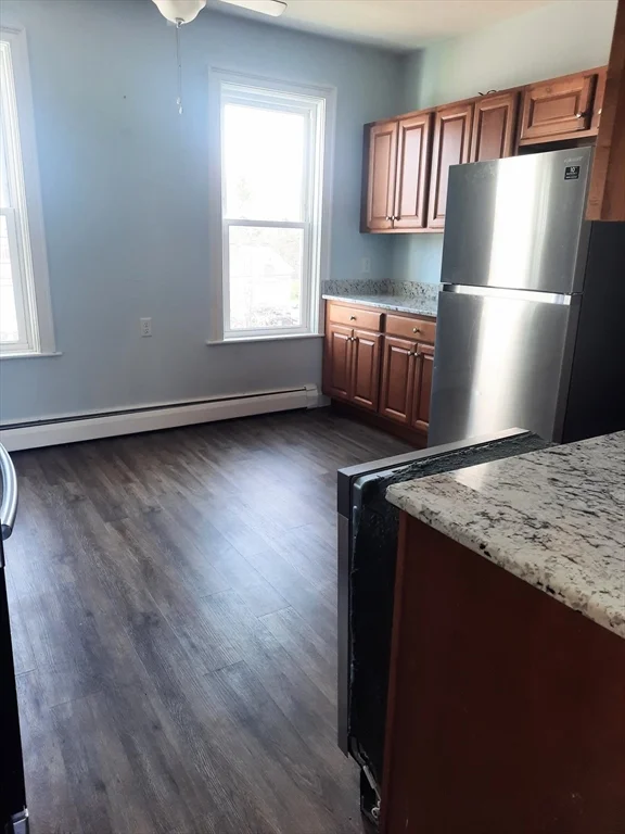3 bed, 1 bath apartment for rent at 442 Washington St Unit 2, Whitman — photo 4 of 7