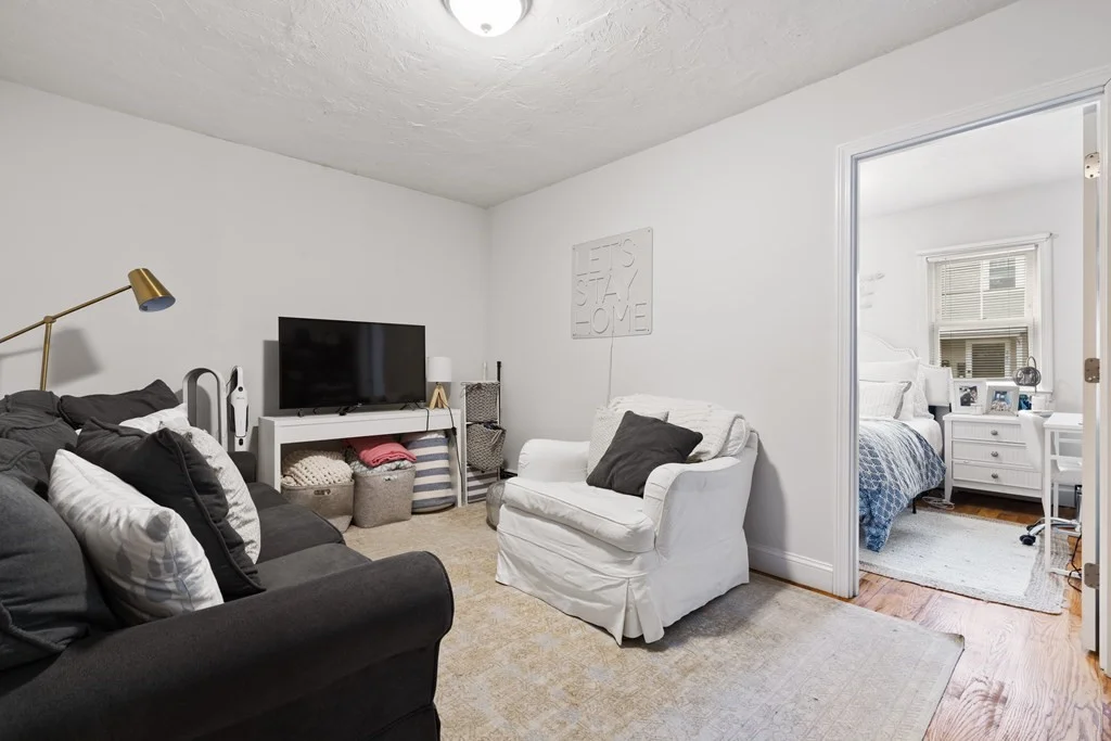 3 bed, 1 bath apartment for rent at 442 West 4th Unit 1, South Boston — photo 5 of 14