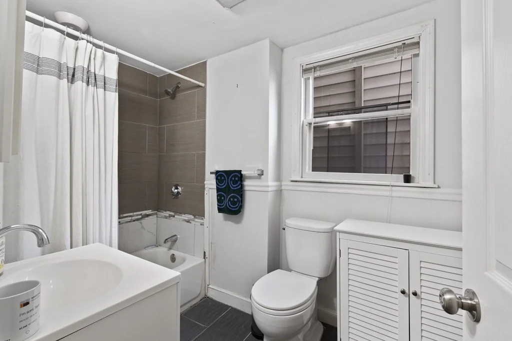 3 bed, 1 bath apartment for rent at 442 West 4th Unit 1, South Boston — photo 12 of 14