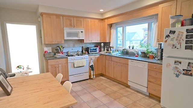 2 bed, 1 bath apartment for rent at 443 Broadway Unit 1, Winter Hill — photo 2 of 14