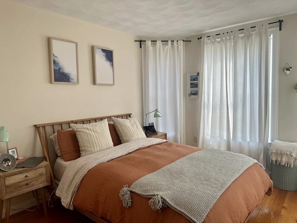 2 bed, 1 bath apartment for rent at 443 Bunker Hill St Unit 1, Charlestown — photo 4 of 8