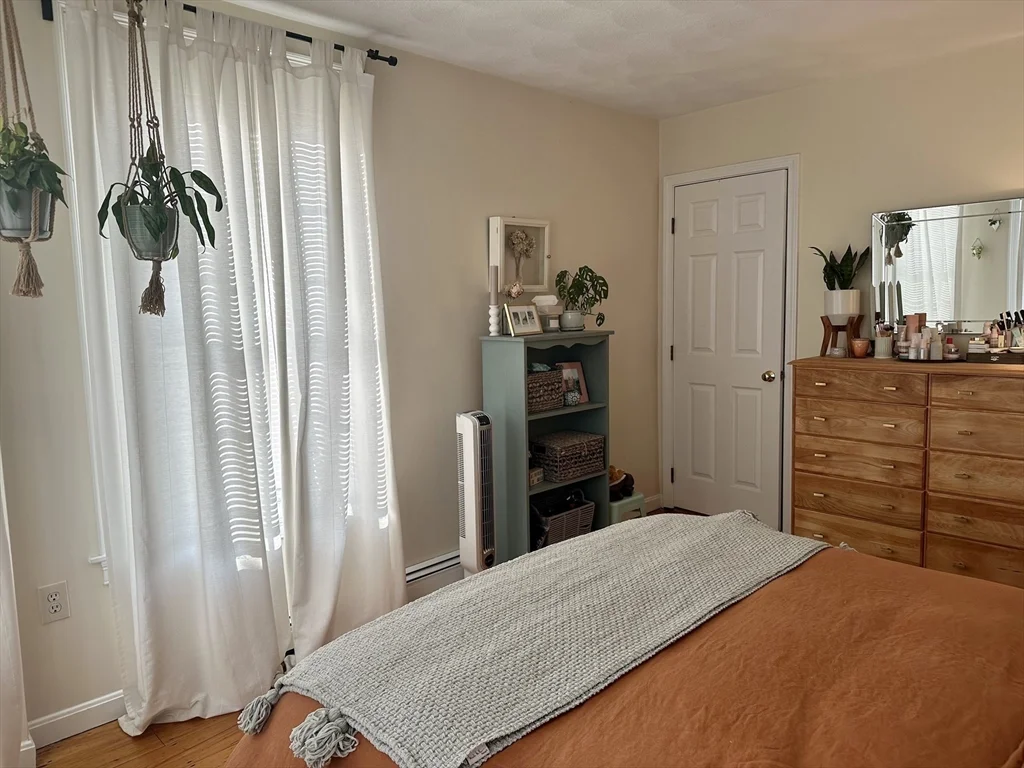 2 bed, 1 bath apartment for rent at 443 Bunker Hill St Unit 1, Charlestown — photo 3 of 8