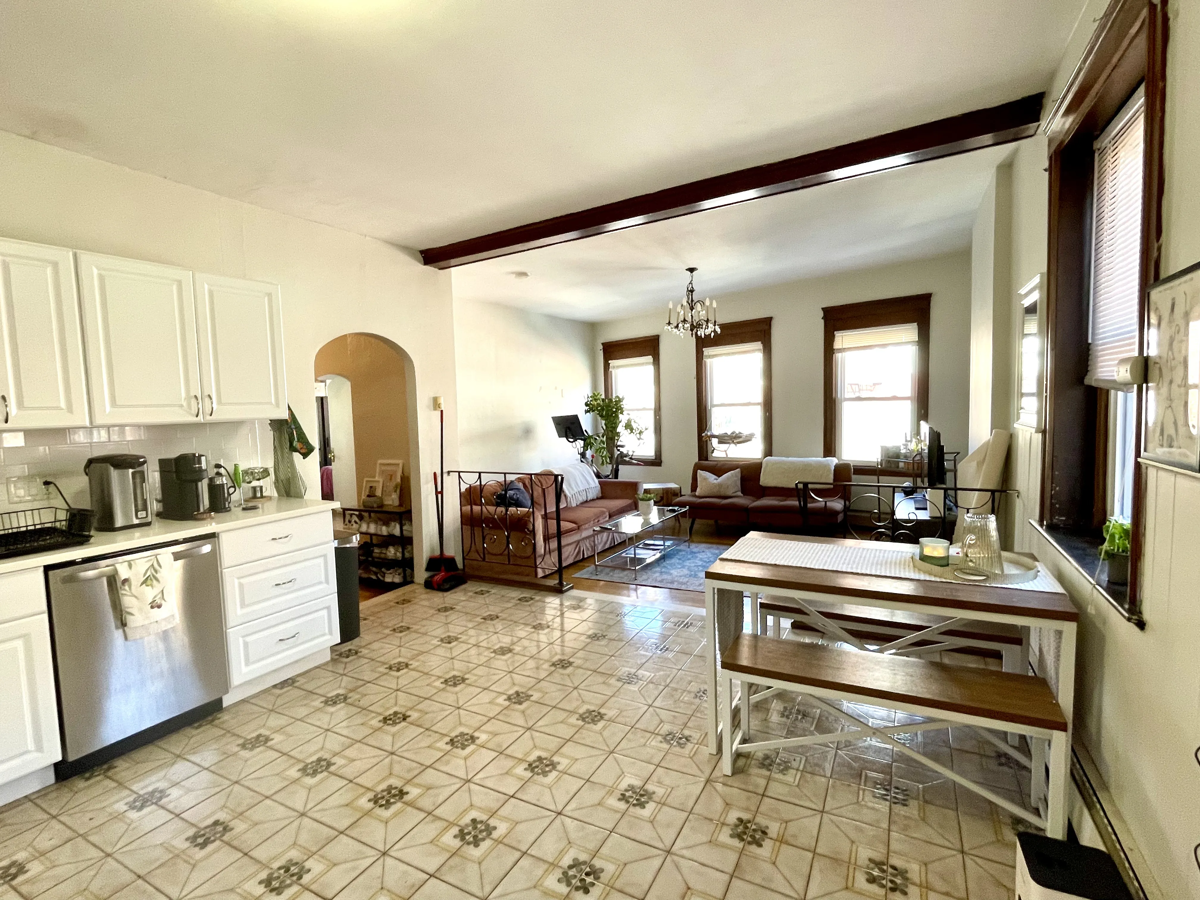 3 bed, 1 bath apartment for rent at 443 Hanover St Unit 2, North End — photo 2 of 18