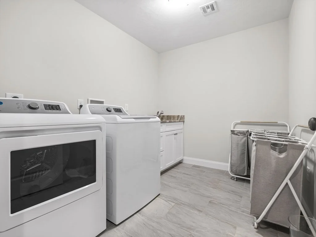 3 bed, 2 bath apartment for rent at 443 Neponset St Unit C, Norwood — photo 18 of 23
