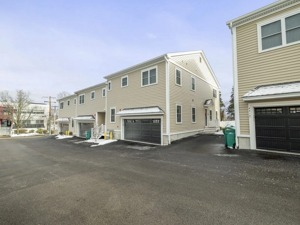3 bed, 2 bath apartment for rent at 443 Neponset St Unit C, Norwood — photo 3 of 23