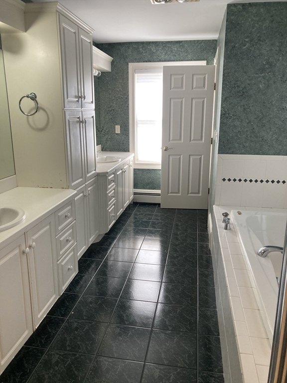 3 bed, 2 bath apartment for rent at 444 Atlantic Ave, Beach Bluff — photo 12 of 24