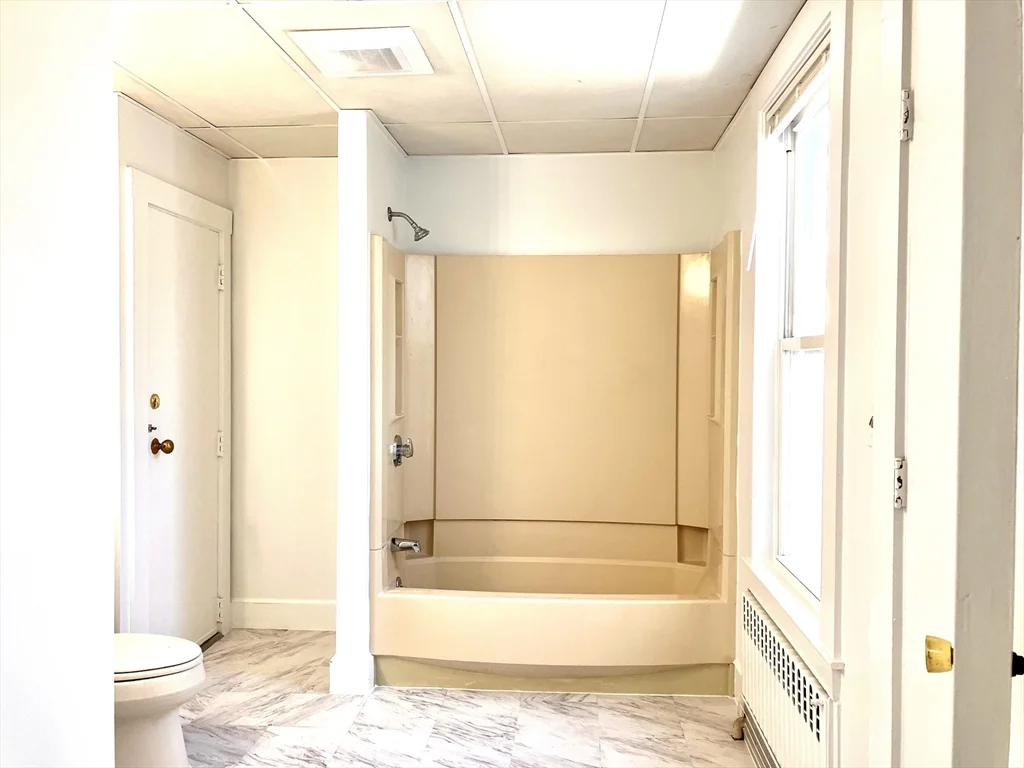1 bed, 1 bath apartment for rent at 444 Broadway Unit 1, Lynn — photo 13 of 16