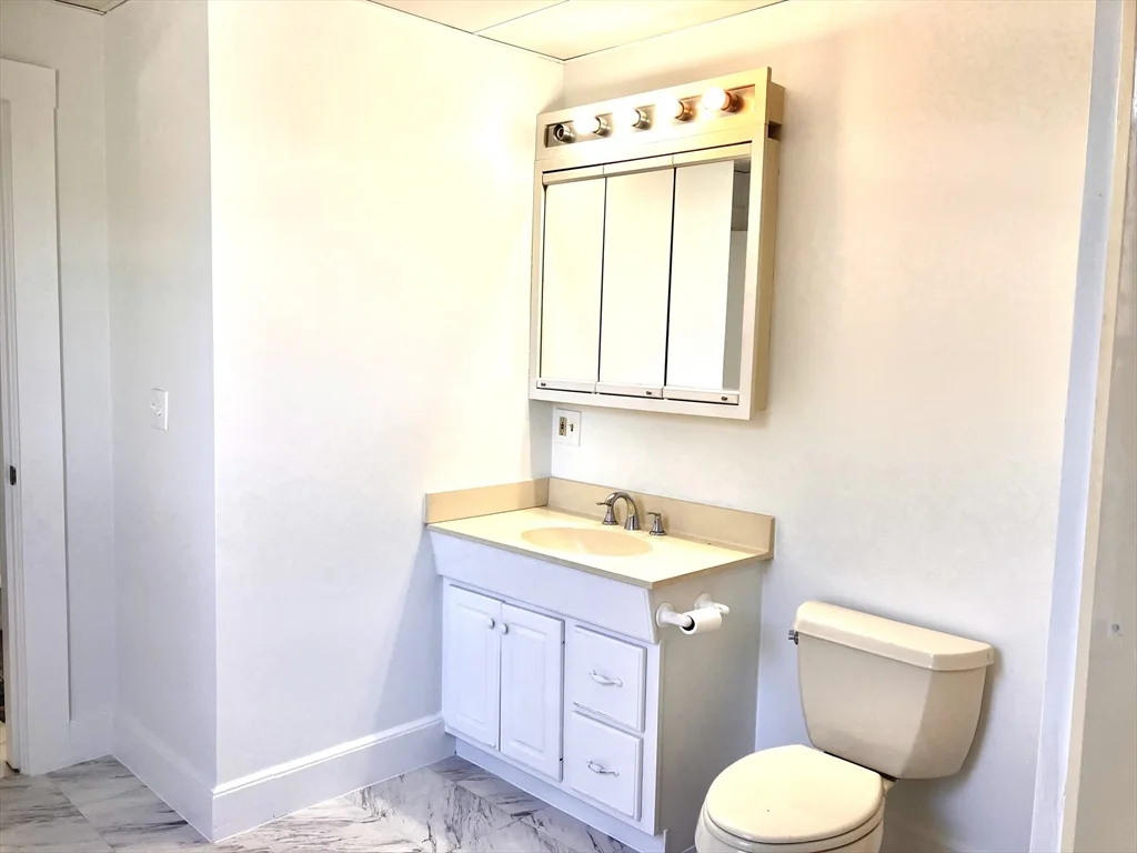 1 bed, 1 bath apartment for rent at 444 Broadway Unit 1, Lynn — photo 14 of 16