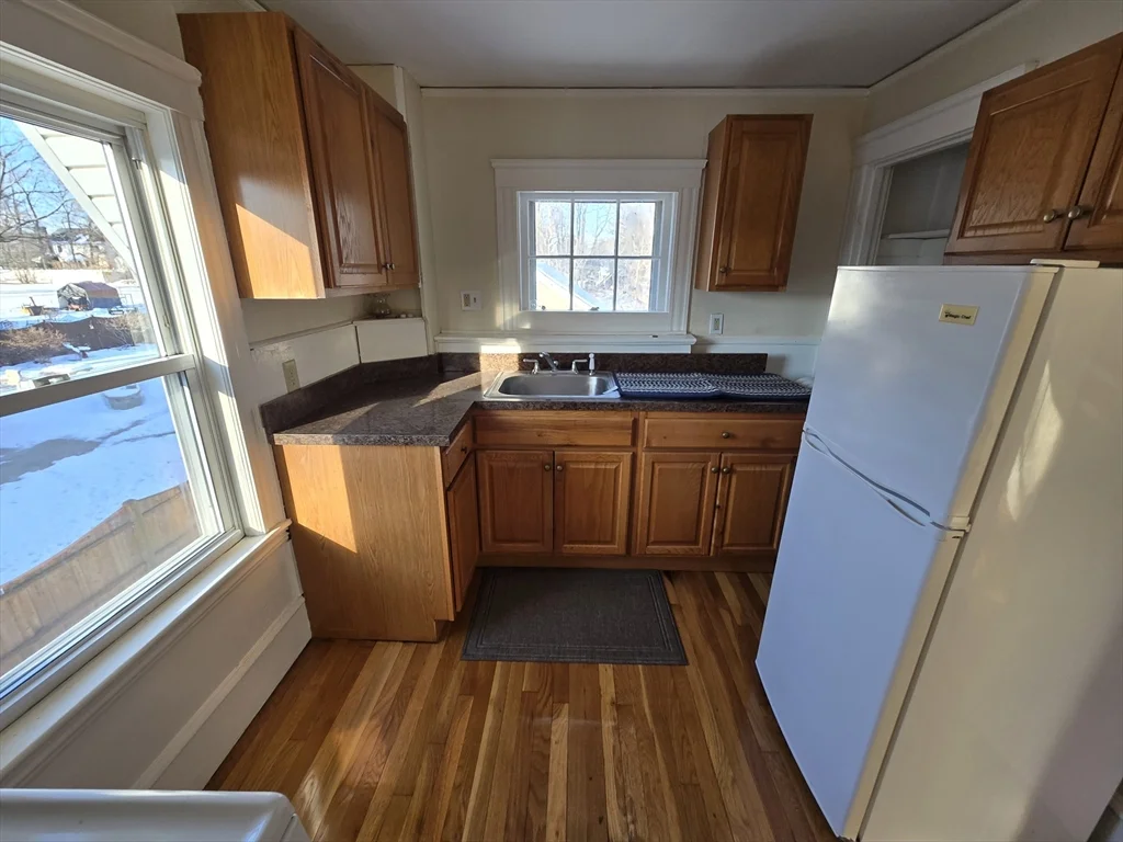 1 bed, 1 bath apartment for rent at 444 Groveland St Unit 2, Haverhill — photo 4 of 8