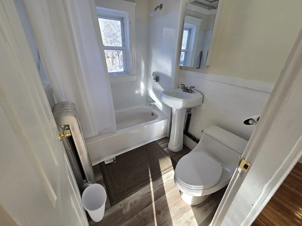 1 bed, 1 bath apartment for rent at 444 Groveland St Unit 2, Haverhill — photo 5 of 8