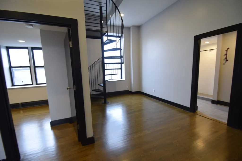 1 bed, 1 bath apartment for rent at 444 Western Ave Unit 3, Brighton — photo 4 of 11