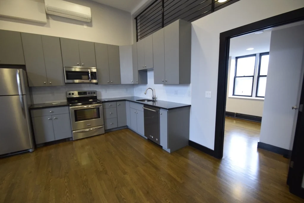 1 bed, 1 bath apartment for rent at 444 Western Ave Unit 3, Brighton — photo 2 of 11