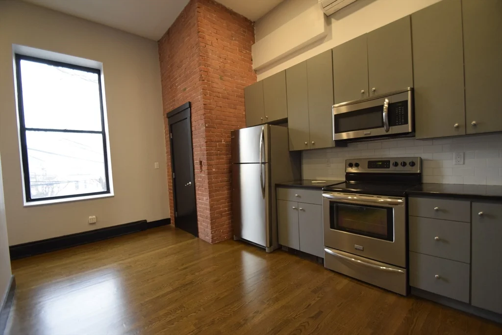 1 bed, 1 bath apartment for rent at 444 Western Ave Unit 3, Brighton — photo 1 of 11