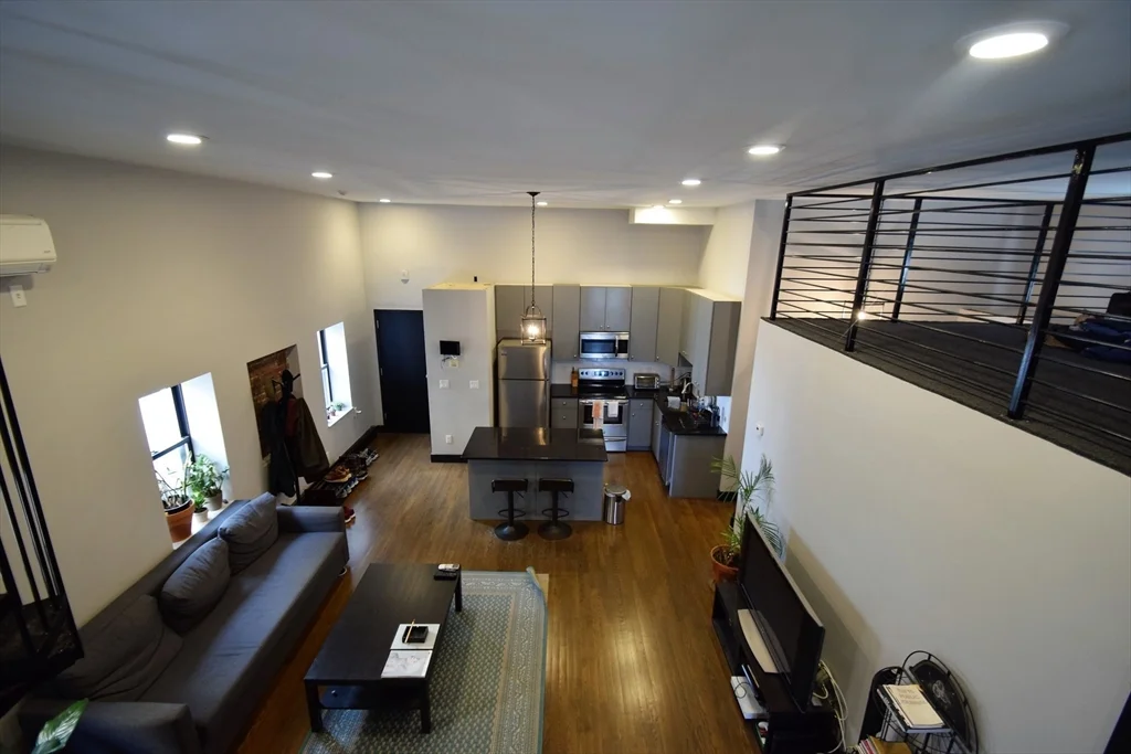 3 bed, 1 bath apartment for rent at 444 Western Ave Unit 4, Brighton — photo 8 of 18