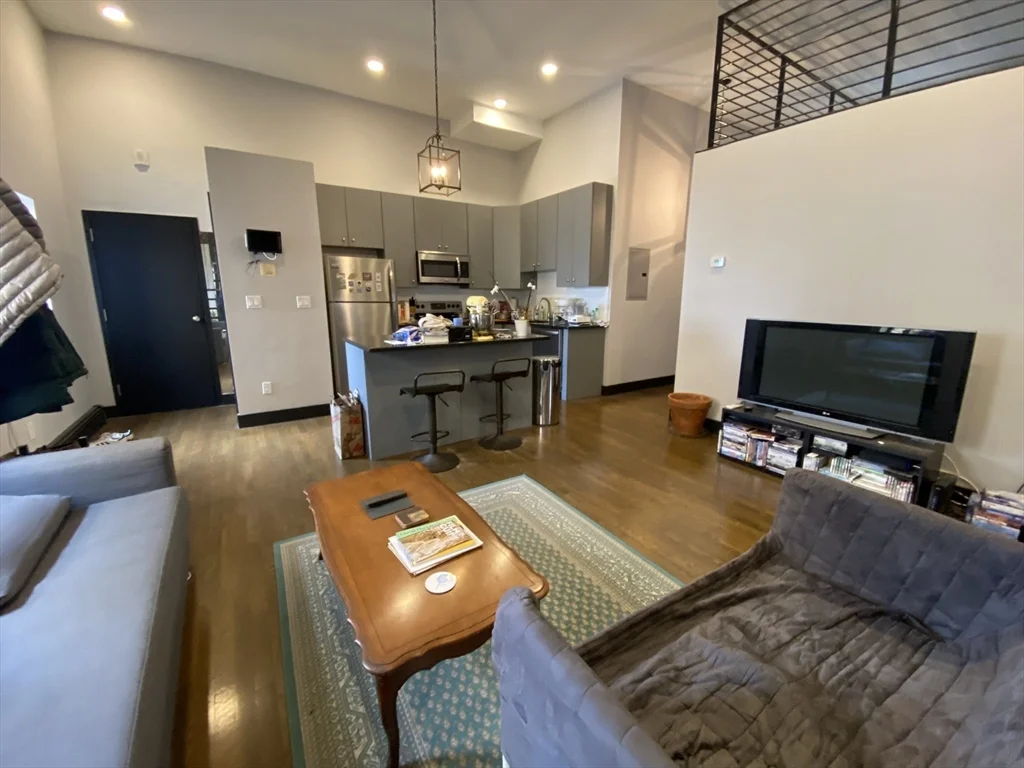 3 bed, 1 bath apartment for rent at 444 Western Ave Unit 4, Brighton — photo 6 of 18