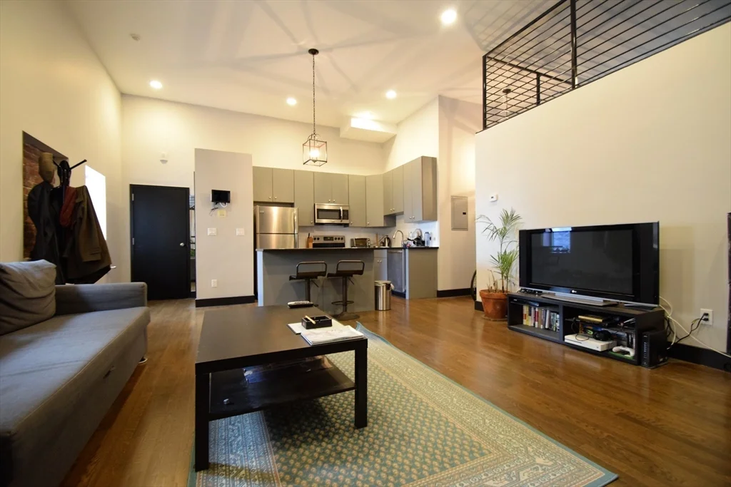 3 bed, 1 bath apartment for rent at 444 Western Ave Unit 4, Brighton — photo 7 of 18