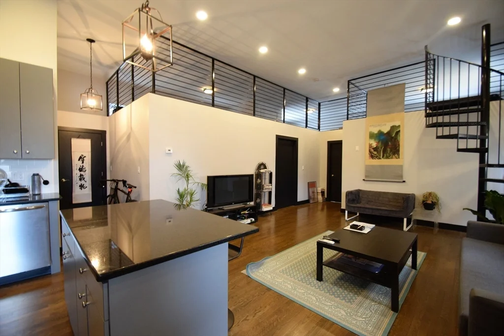 3 bed, 1 bath apartment for rent at 444 Western Ave Unit 4, Brighton — photo 5 of 18
