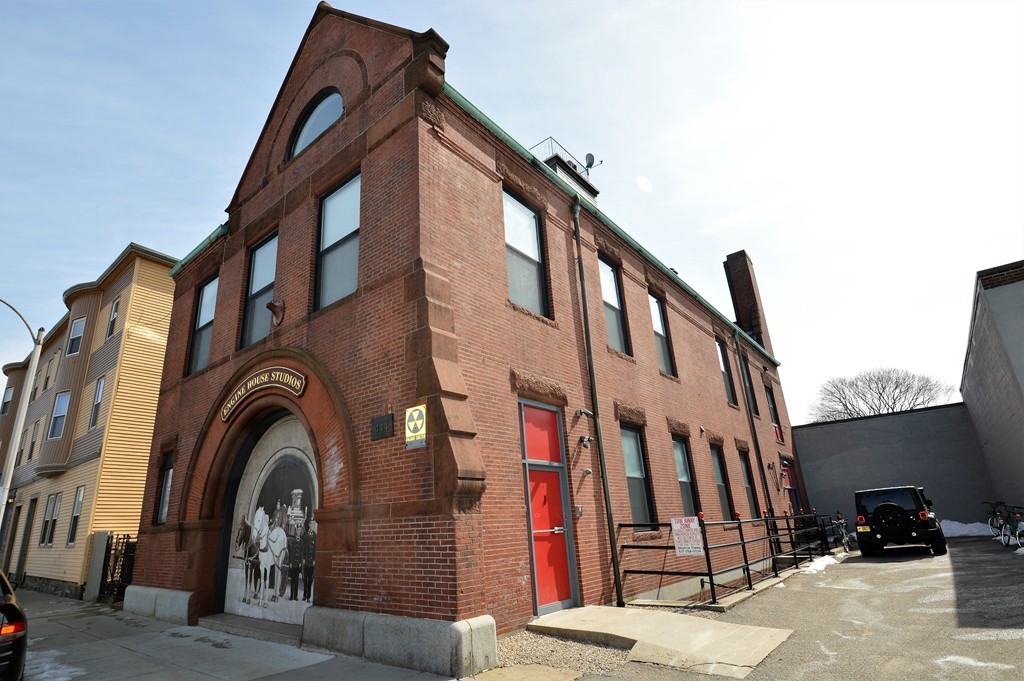 2 bed, 1 bath apartment for rent at 444 Western Ave Unit PH5, Brighton — photo 3 of 20