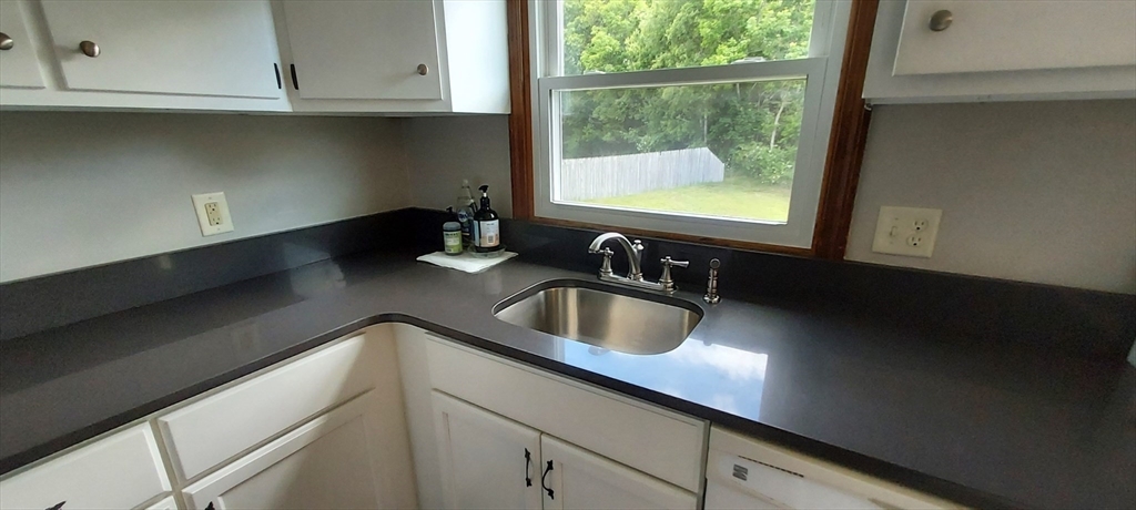 2 bed, 1 bath apartment for rent at 445 Chase Unit 2, Dartmouth — photo 6 of 13