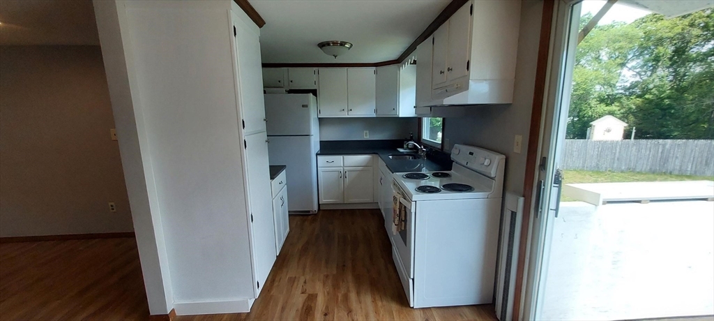 2 bed, 1 bath apartment for rent at 445 Chase Unit 2, Dartmouth — photo 2 of 13