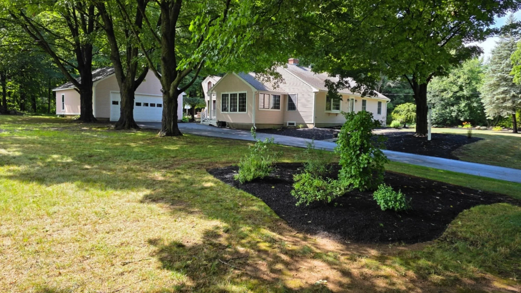 3 bed, 2 bath apartment for rent at 445 Green St, Northborough — photo 2 of 33