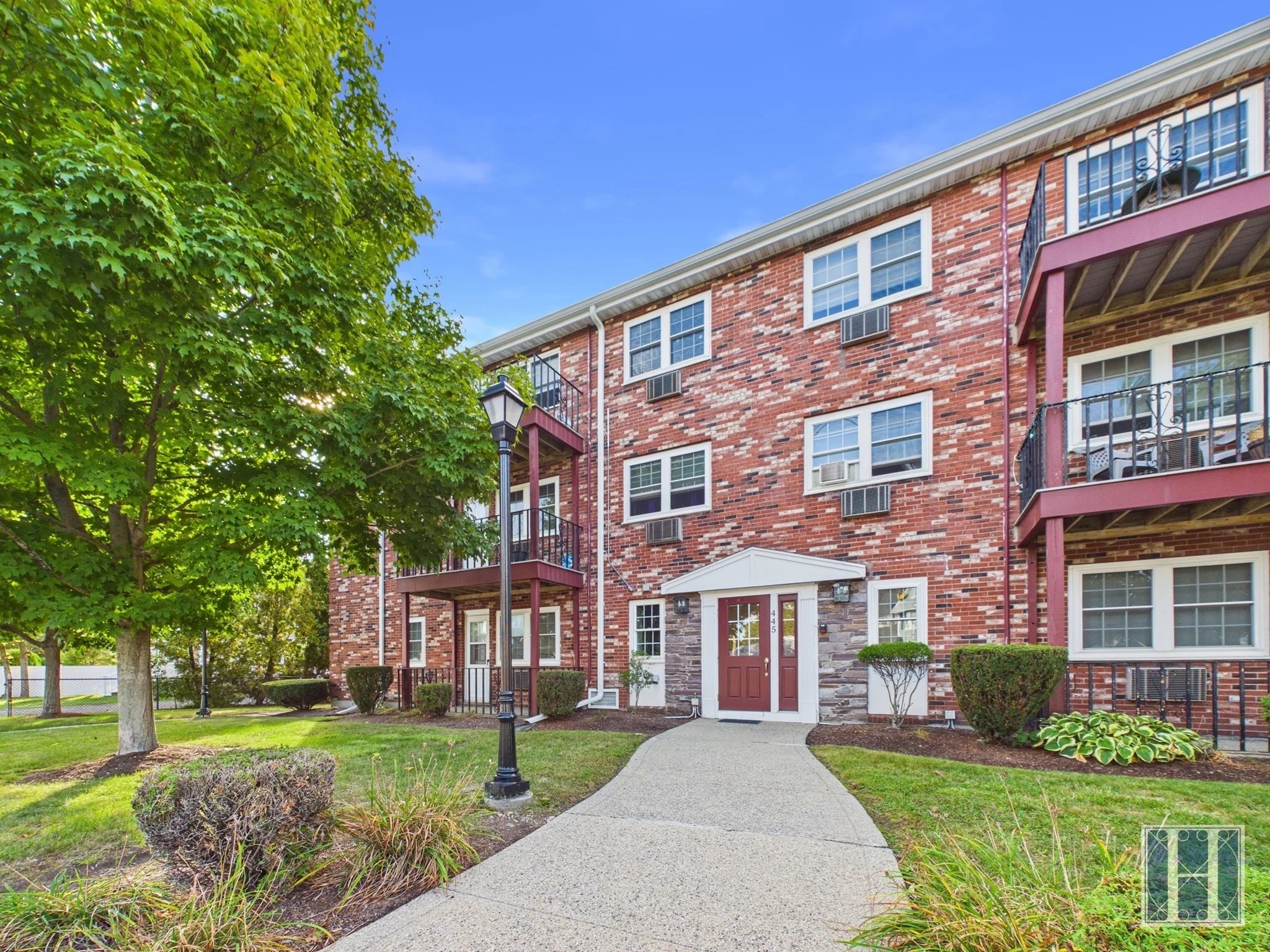 1 bed, 1 bath apartment for rent at 445 Pleasant St Unit 21, Weymouth — photo 1 of 8