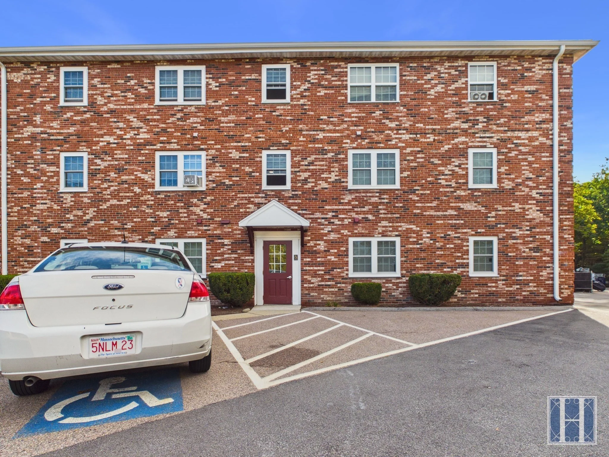 1 bed, 1 bath apartment for rent at 445 Pleasant St Unit 21, Weymouth — photo 2 of 8