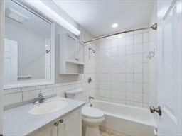 1 bed, 1 bath apartment for rent at 445 Pleasant Unit 26, Weymouth Landing — photo 3 of 8