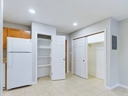 1 bed, 1 bath apartment for rent at 445 Pleasant Unit 26, Weymouth Landing — photo 4 of 8