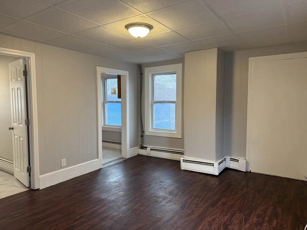 3 bed, 1 bath apartment for rent at 446-448 Main St Unit 2R, Brockton — photo 3 of 12