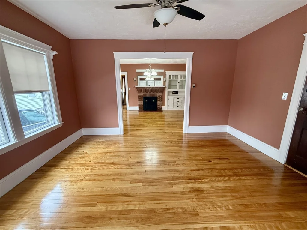 3 bed, 1 bath apartment for rent at 446 Chandler St Unit 1, Worcester — photo 3 of 13